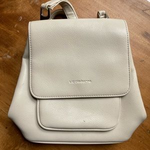 Women’s Liz Claiborne shoulder purse- cream/taupe color. Alex. 19 inch drop.